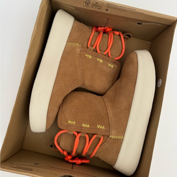 UGG - Classic Boom Ankle Boot Women’s size 6 - Picture 2 of 8